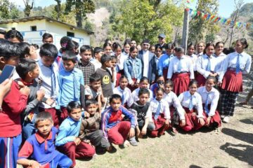 नेपालको शिक्षा नीति आज लच्किदो र खच्किदो अवस्थामा गुज्रिएको छ।